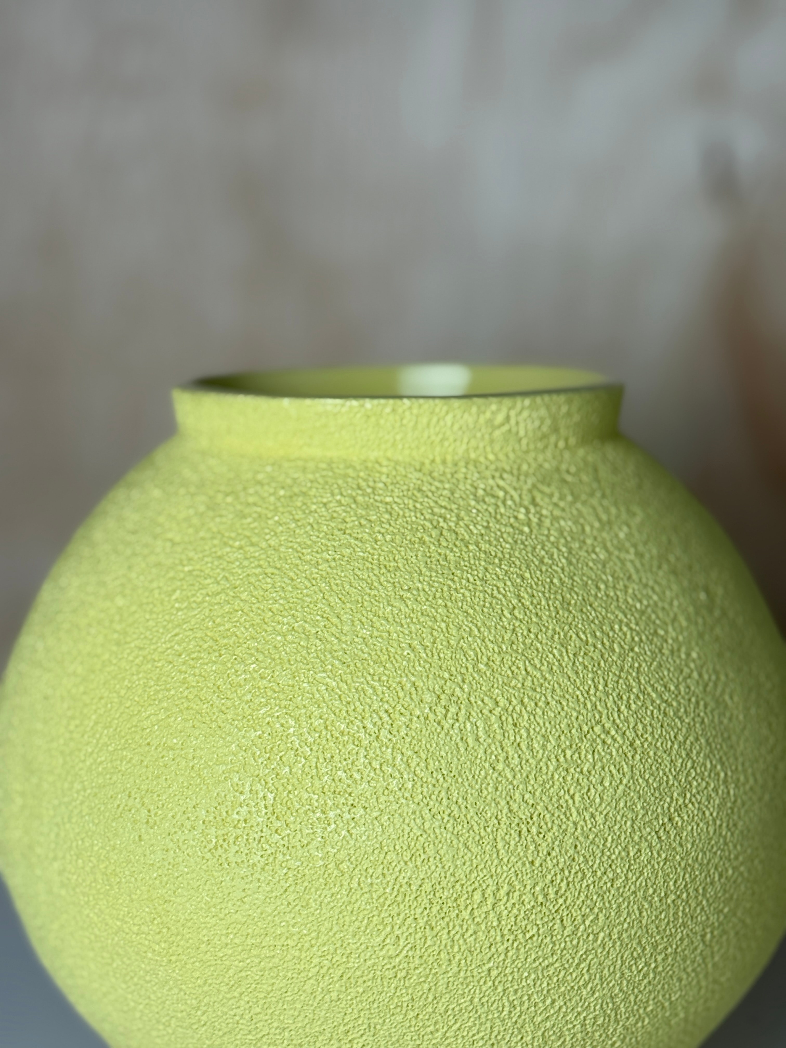 Moon jar