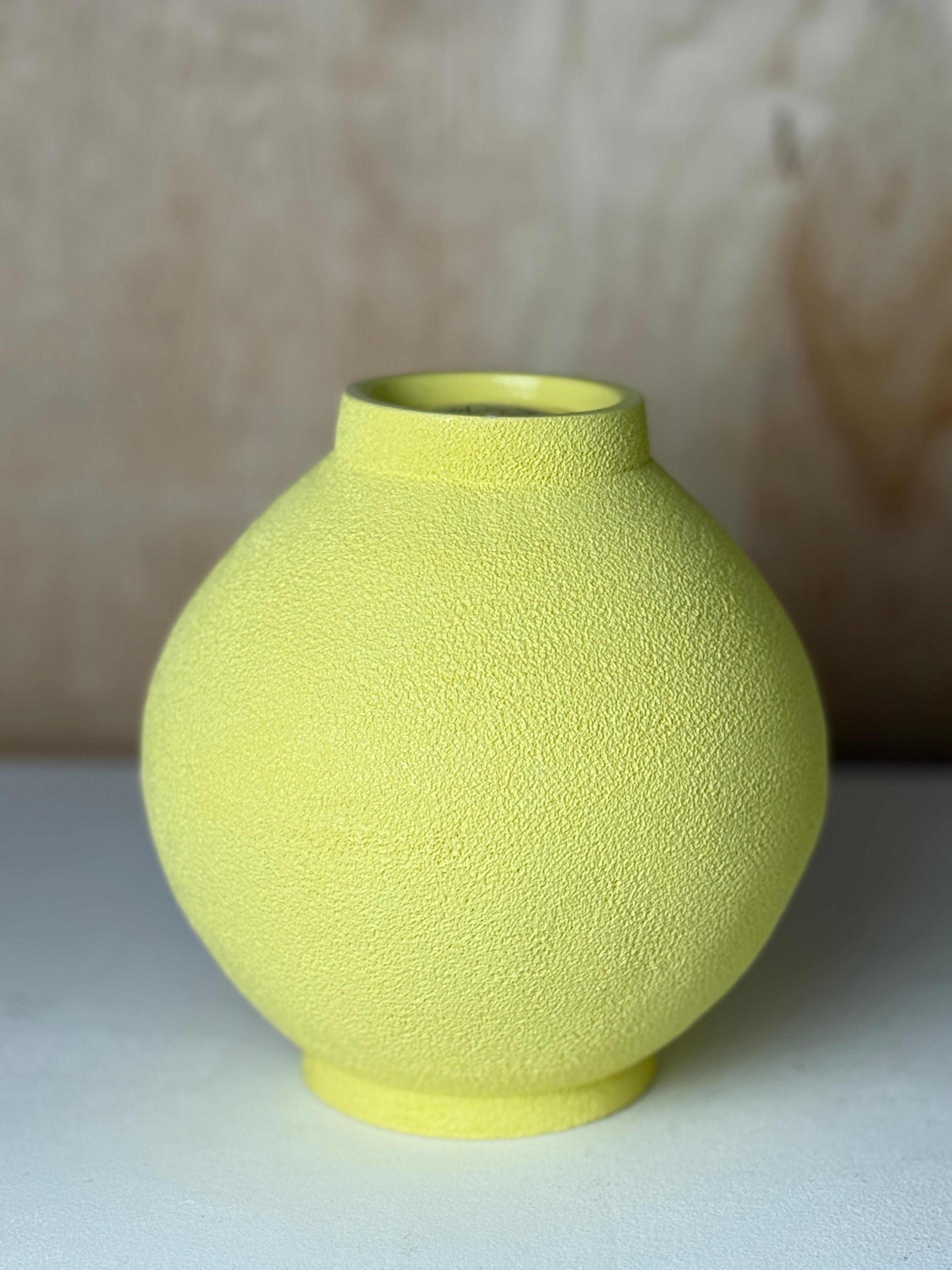 Moon jar