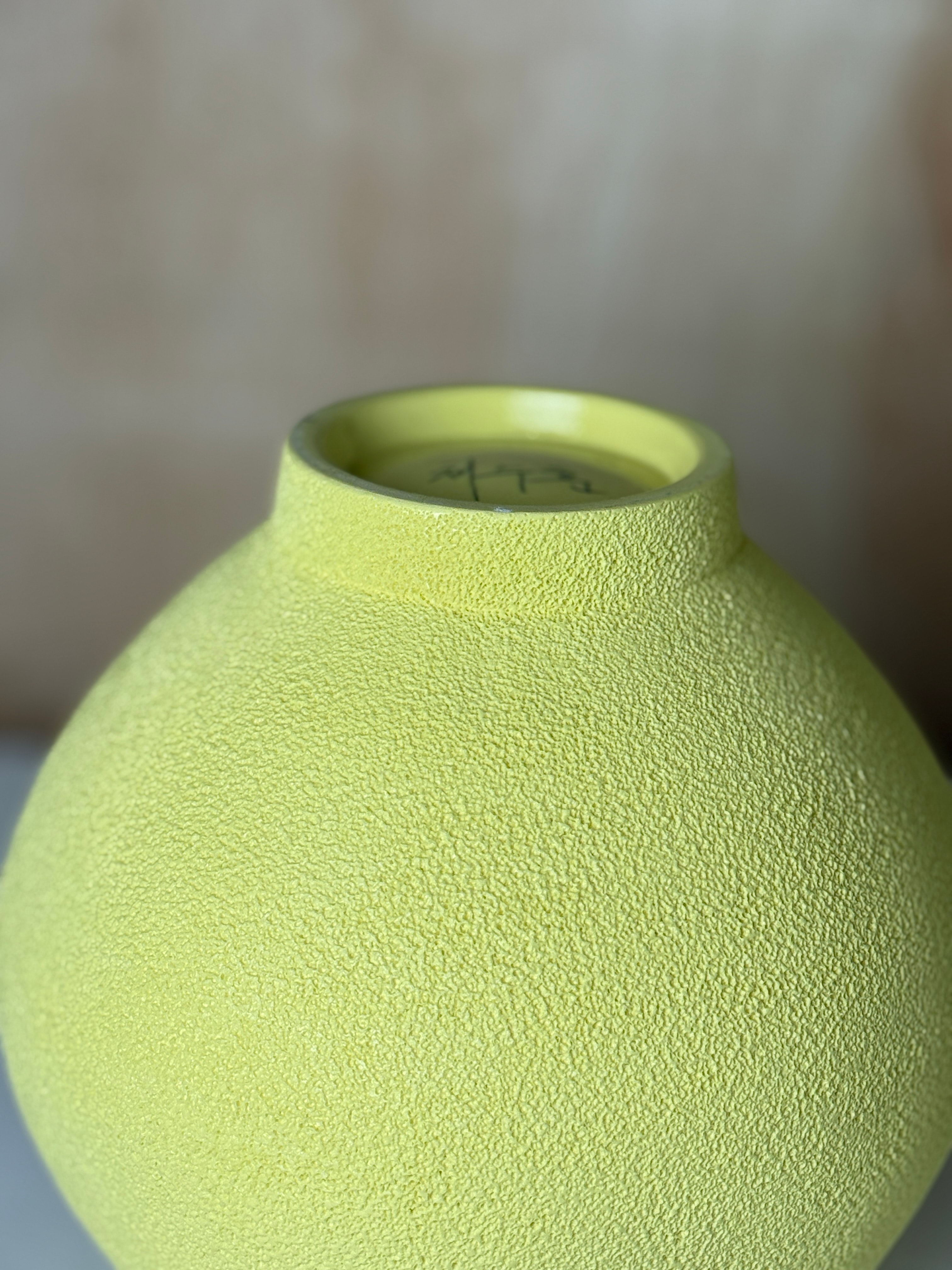 Moon jar