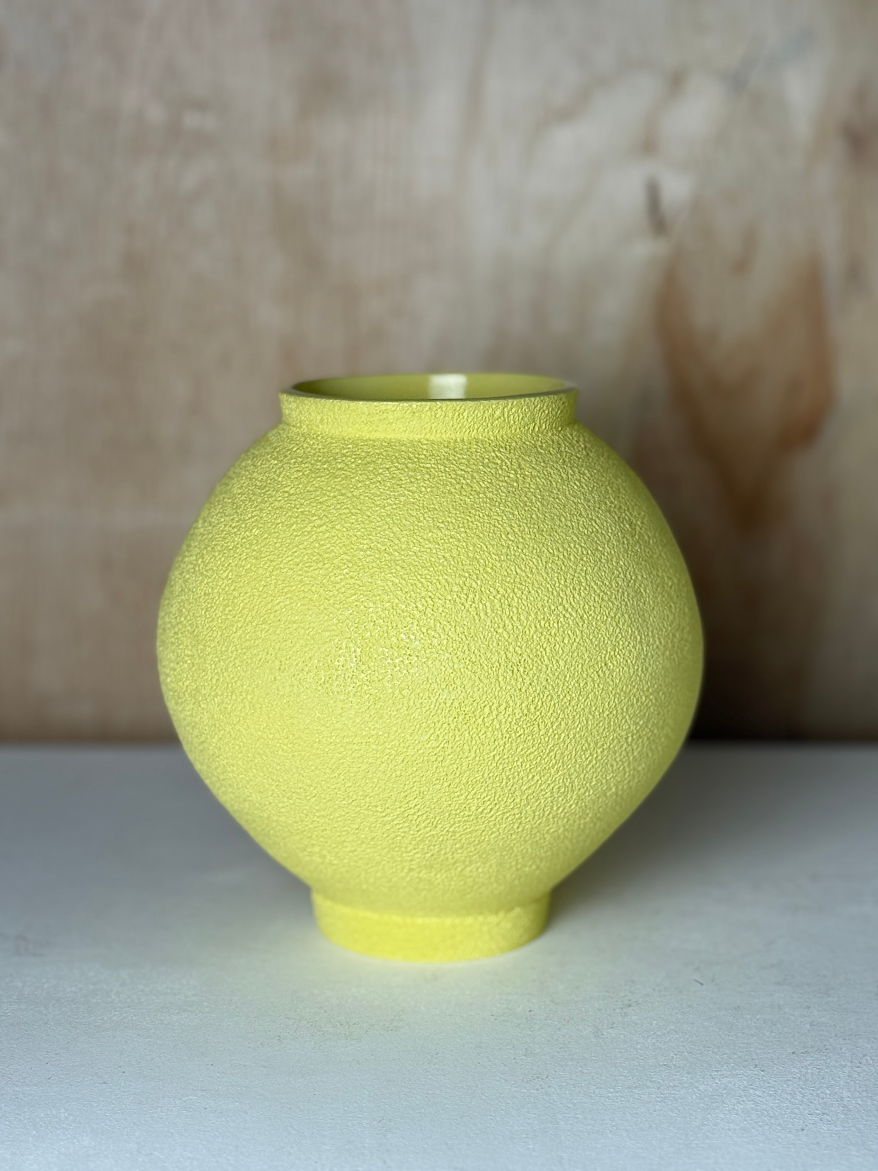Moon jar