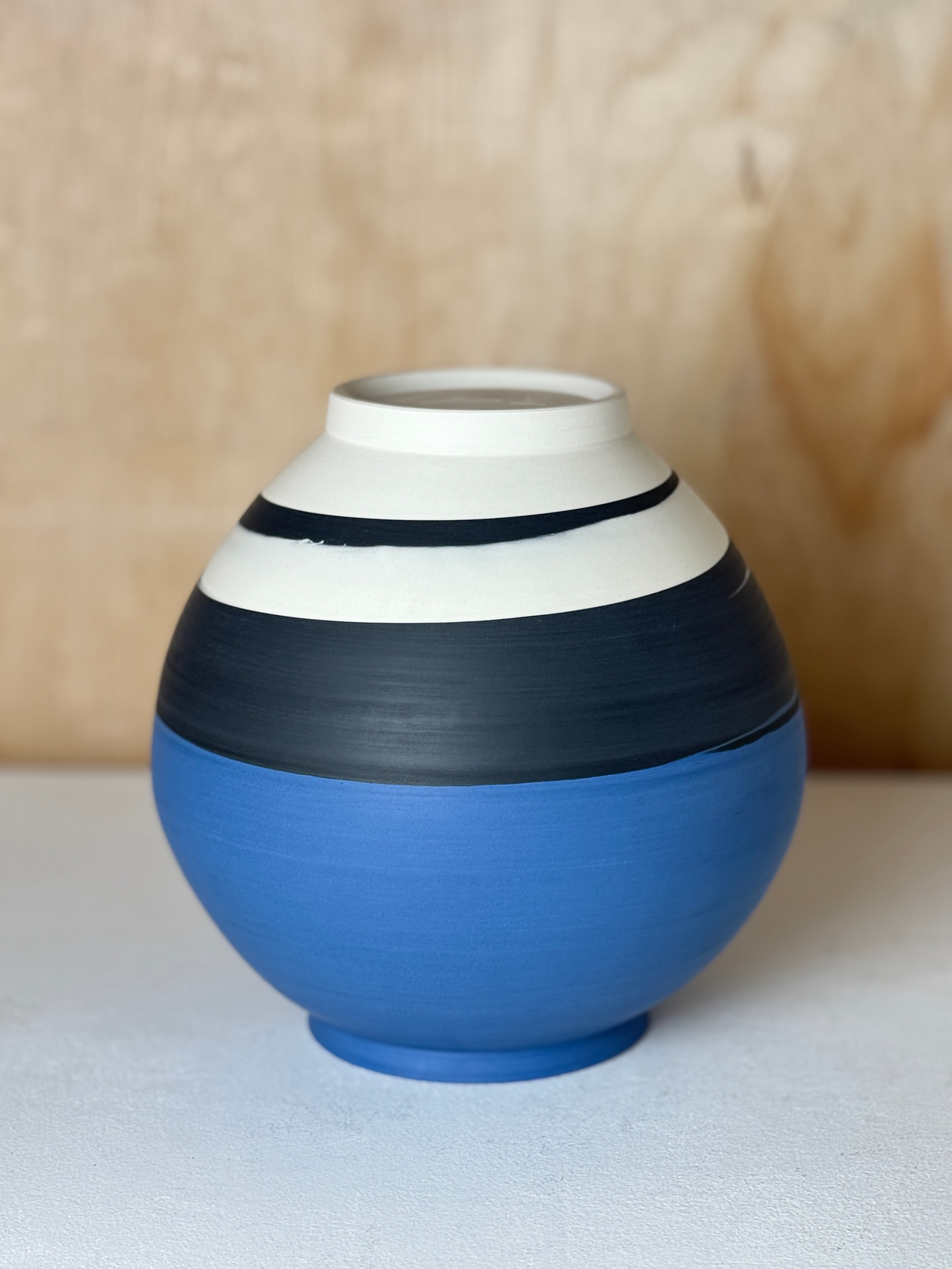 Moon jar