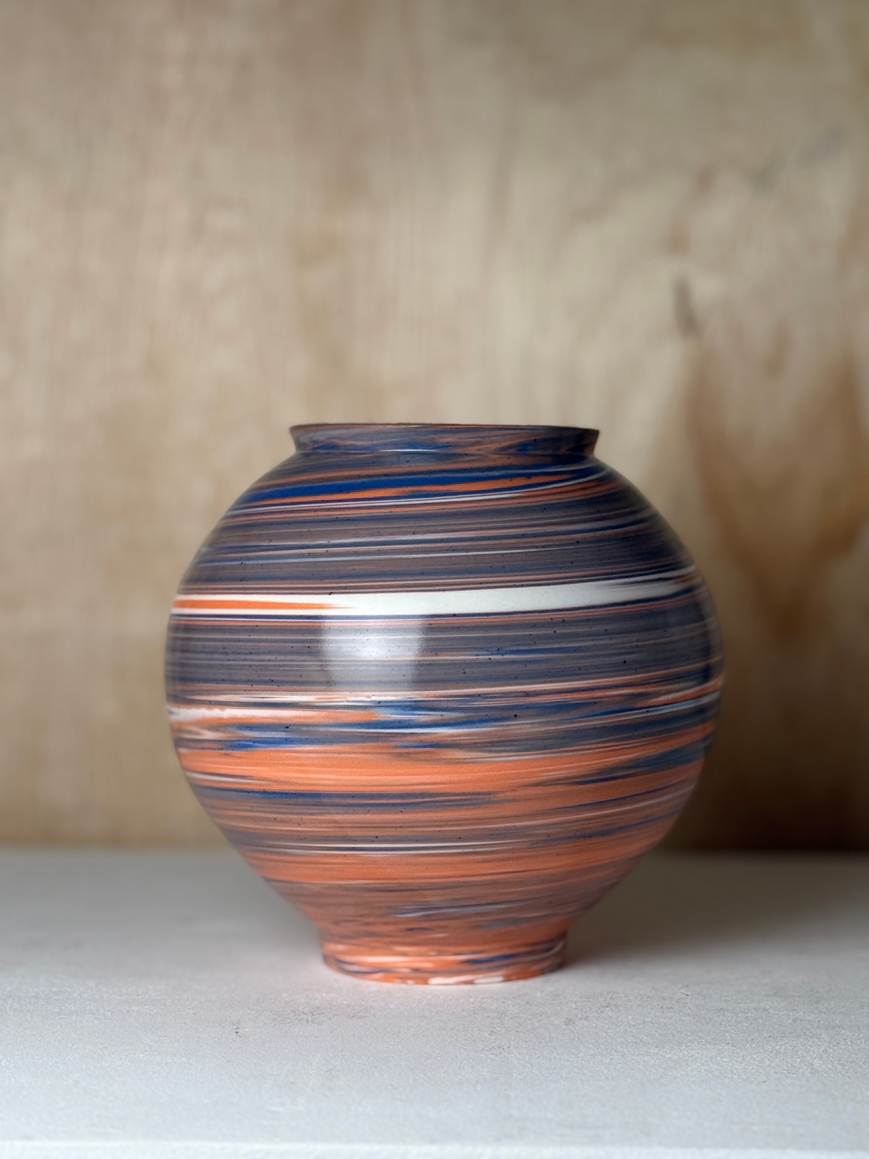 Moon jar