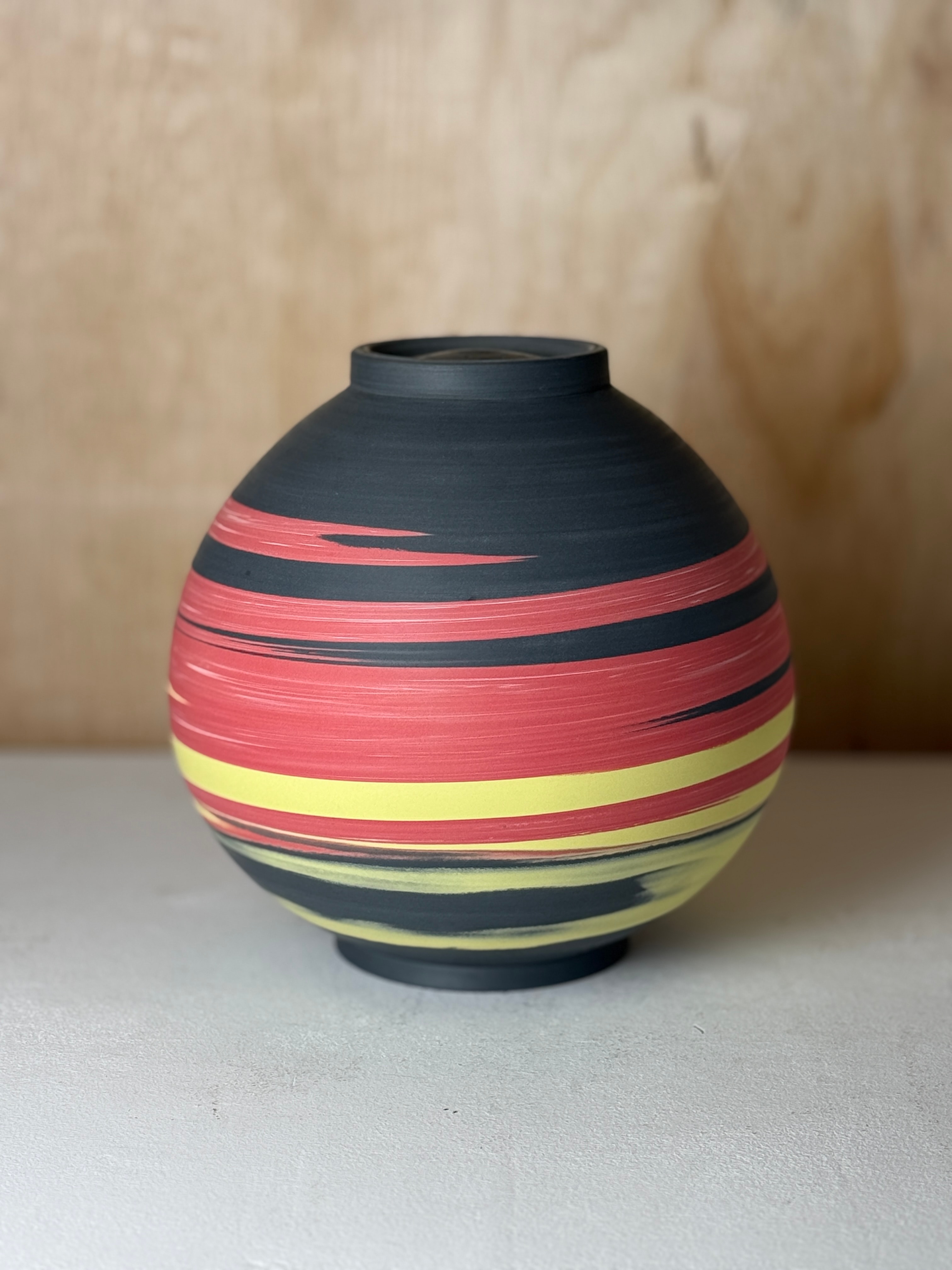 Moon jar