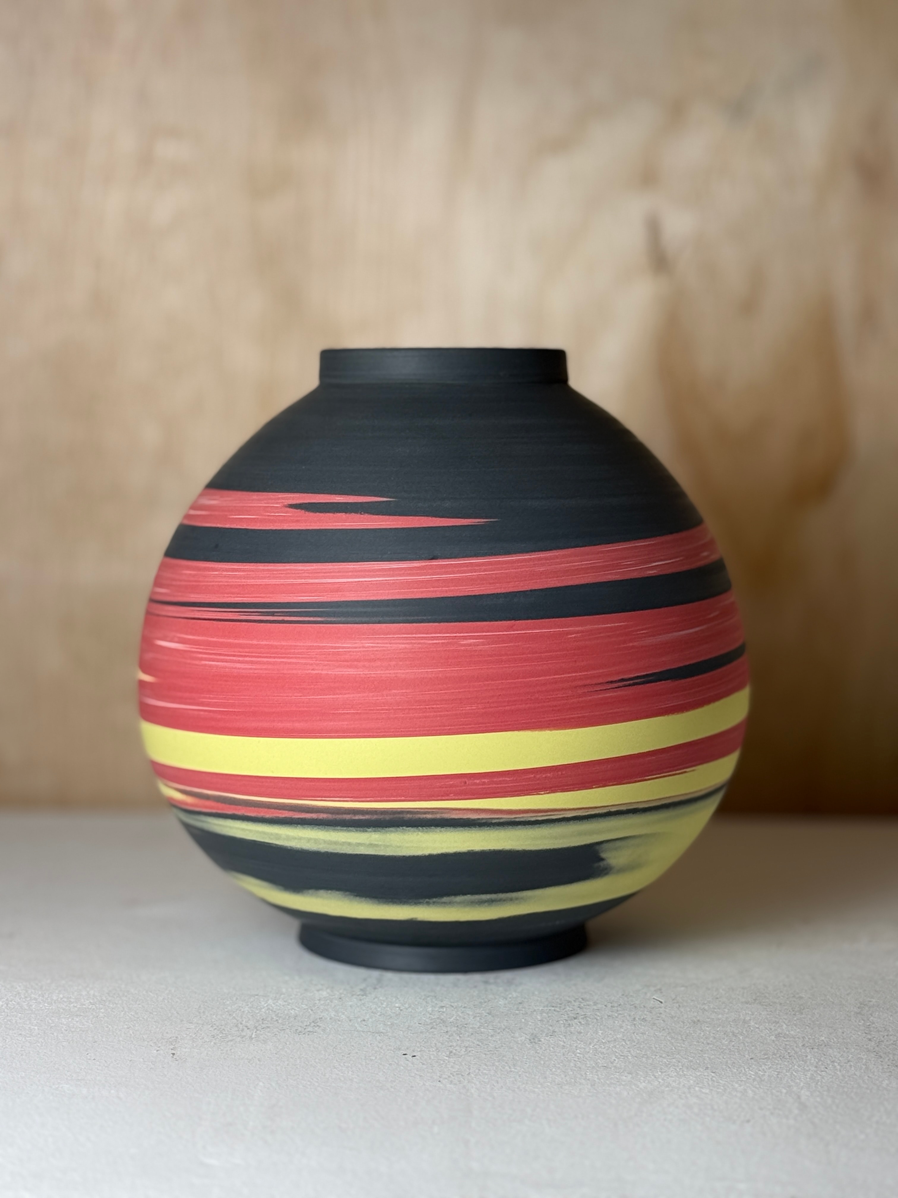 Moon jar