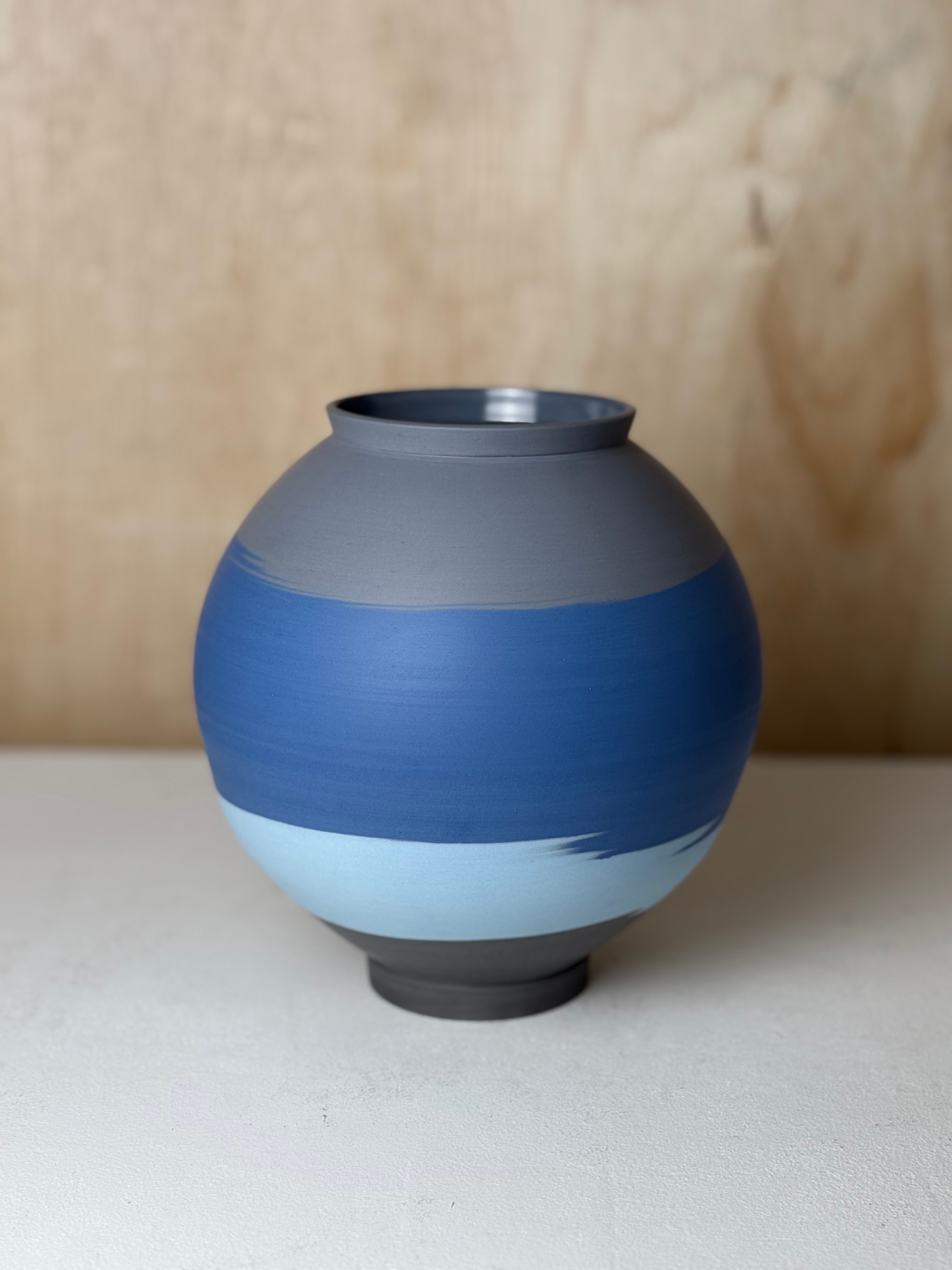 Moon jar