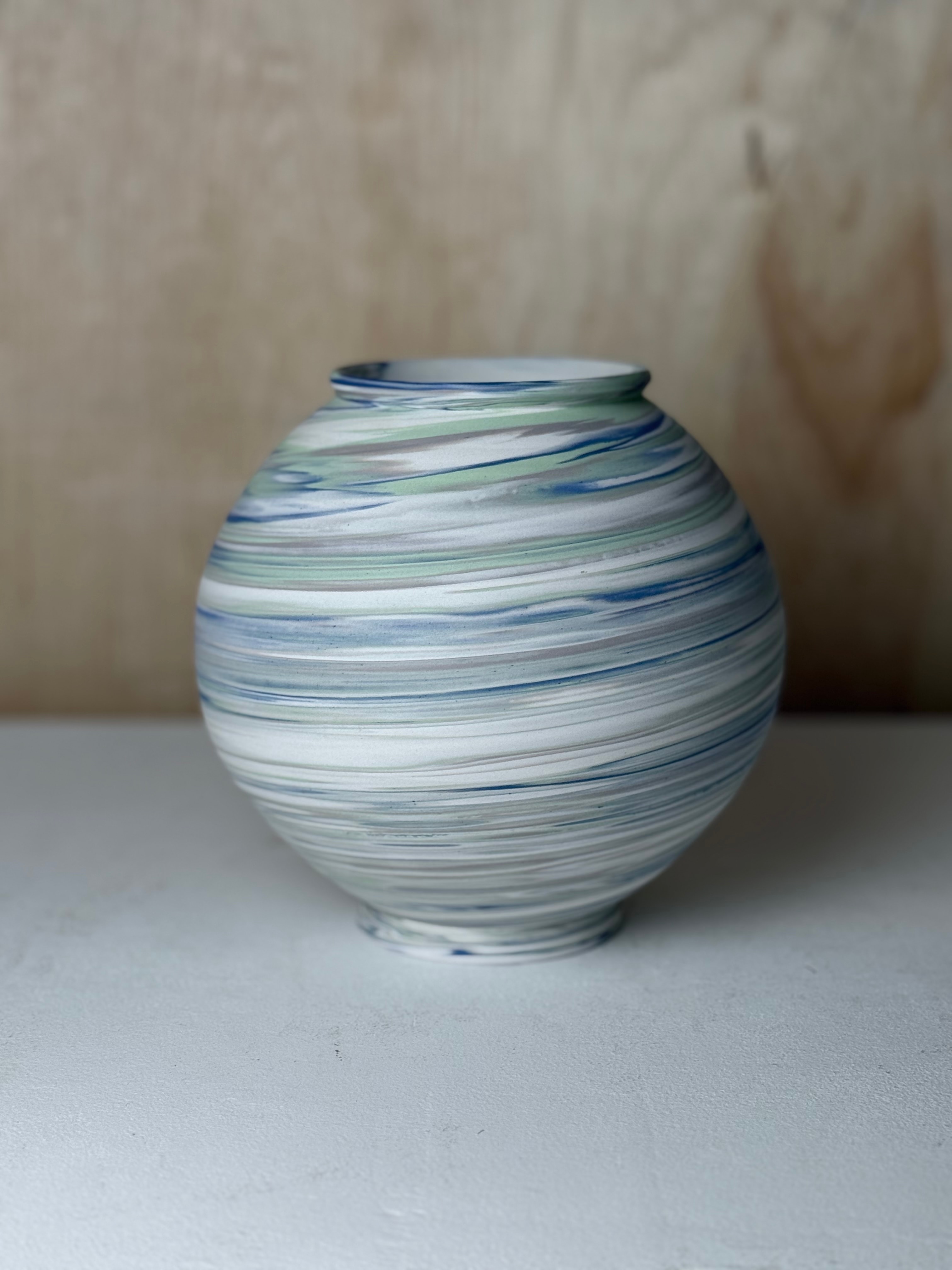 Moon jar