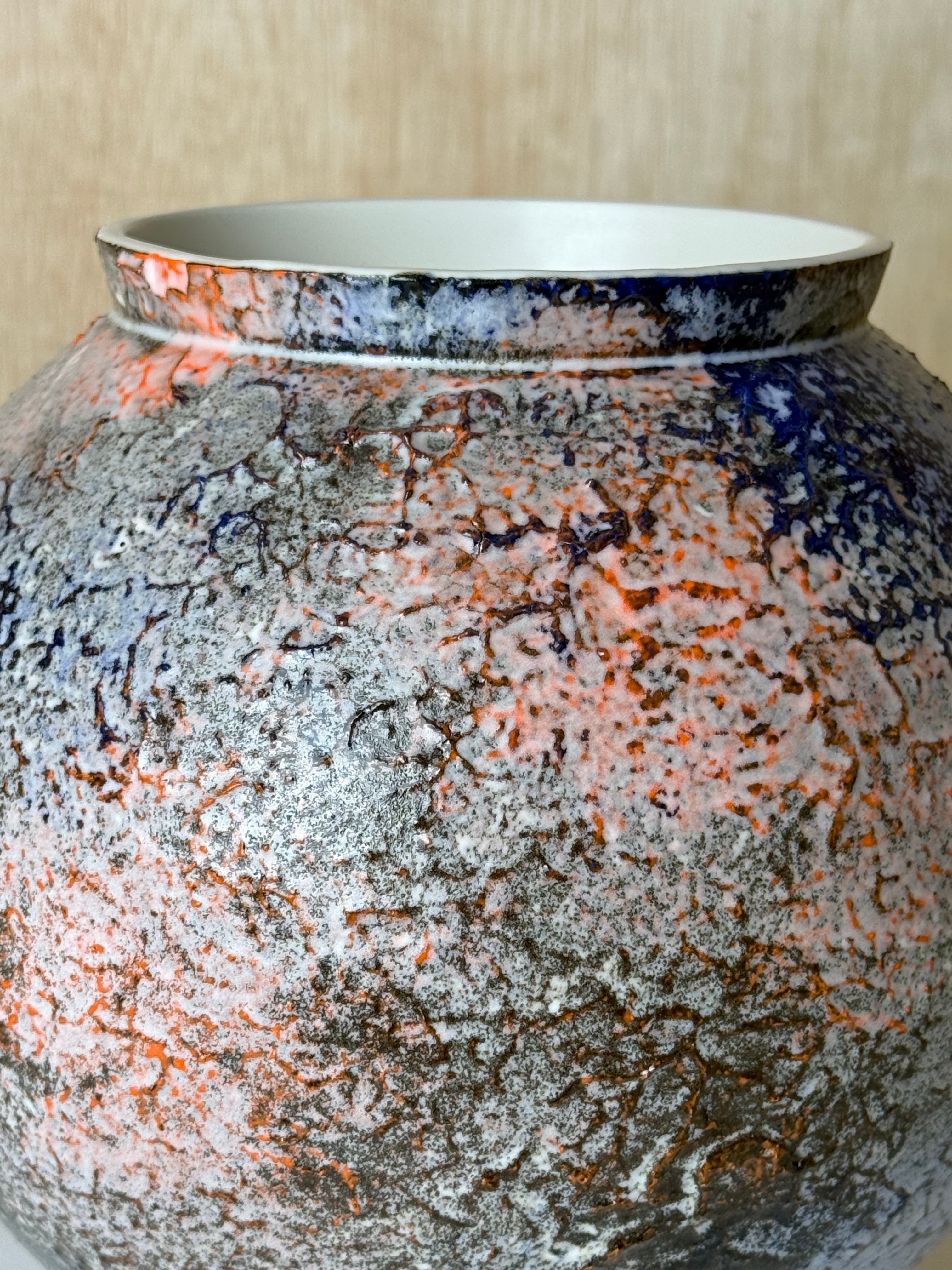 Moon jar