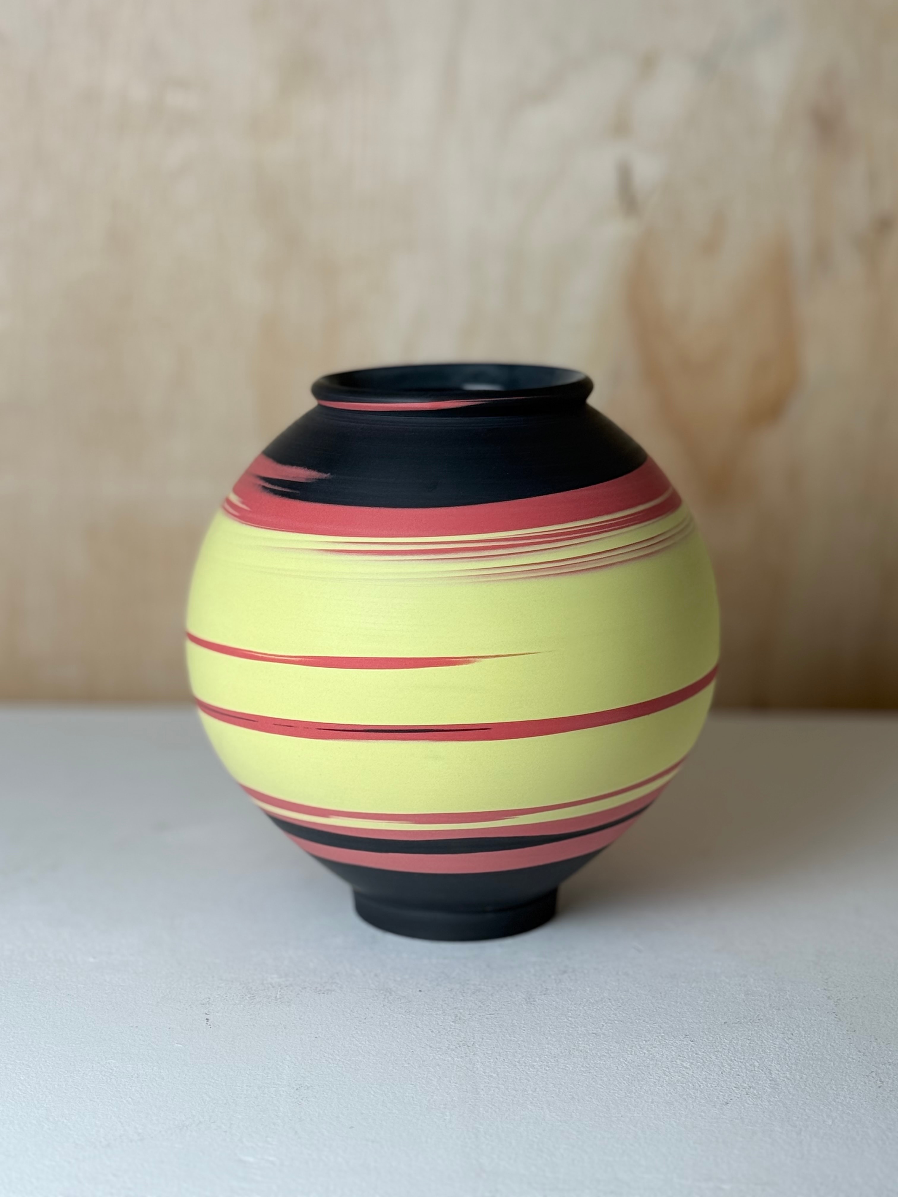Moon jar