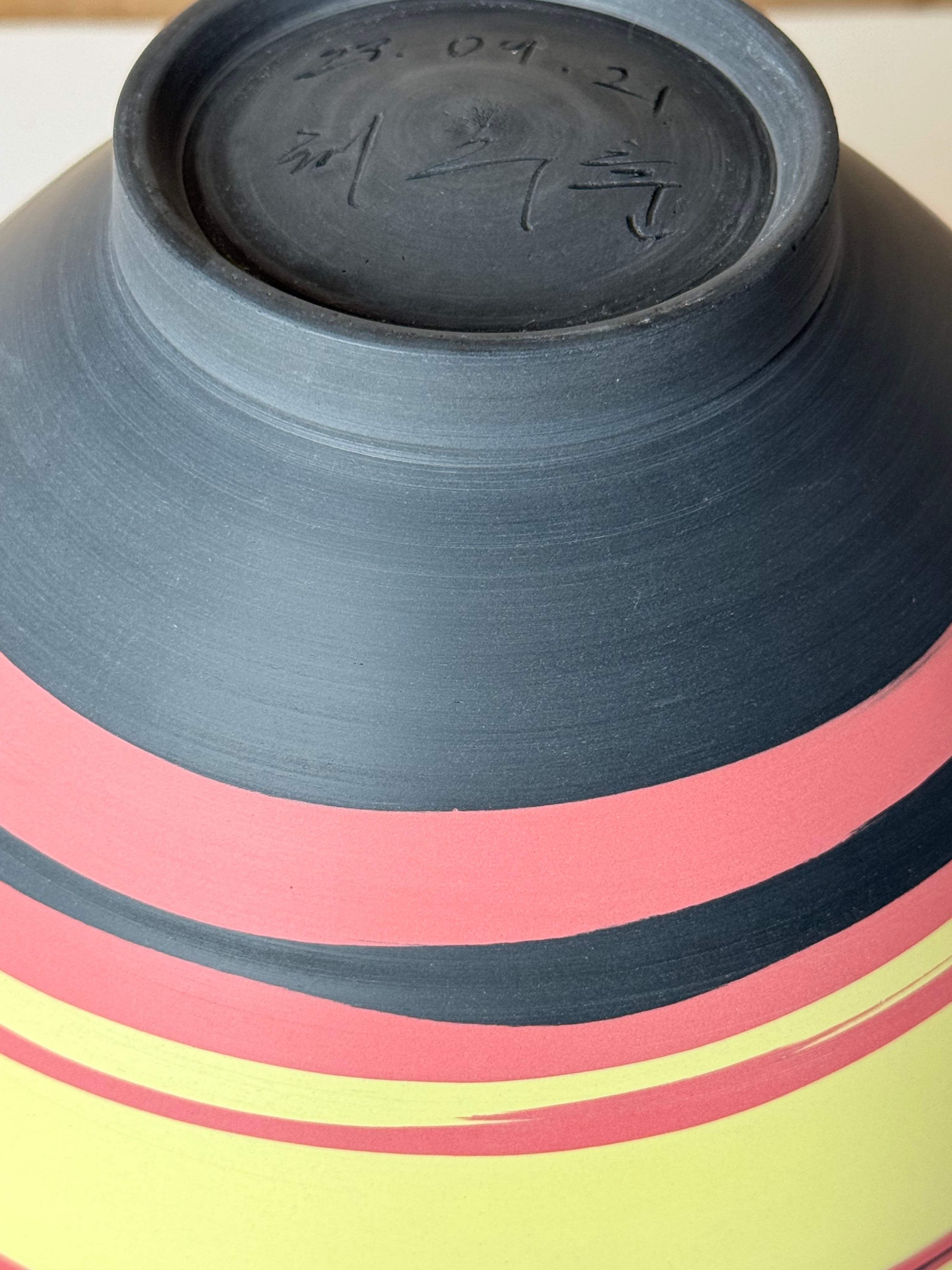 Moon jar
