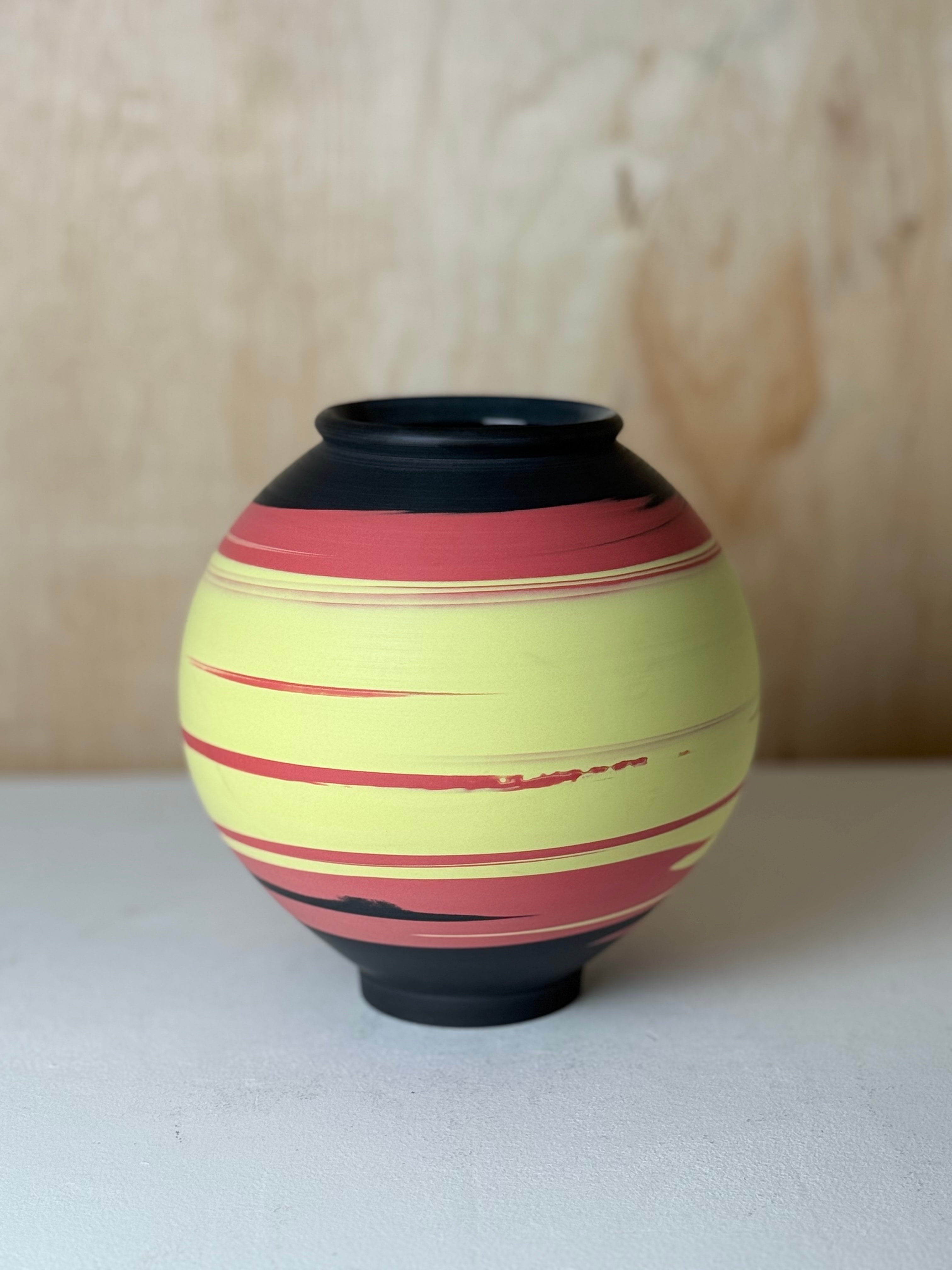 Moon jar
