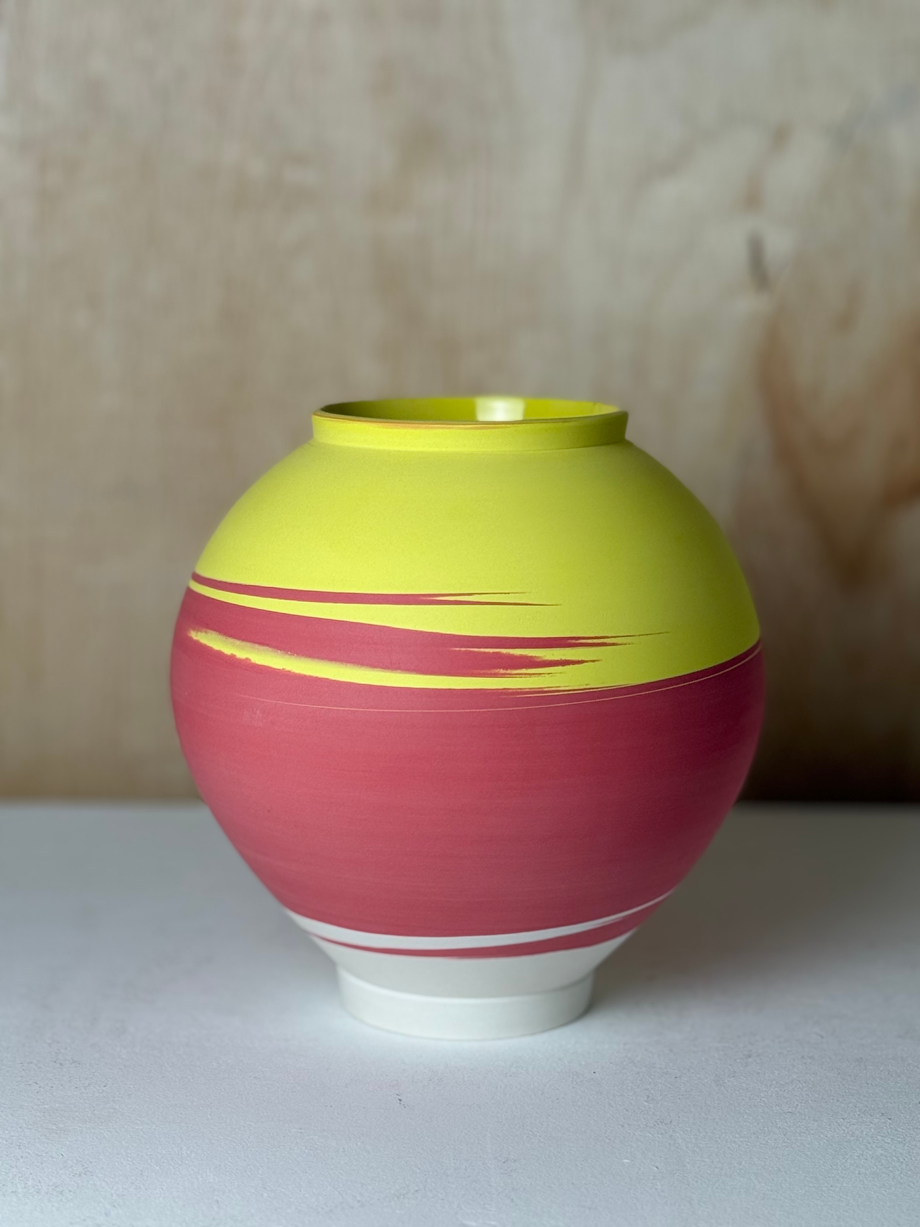 Moon jar