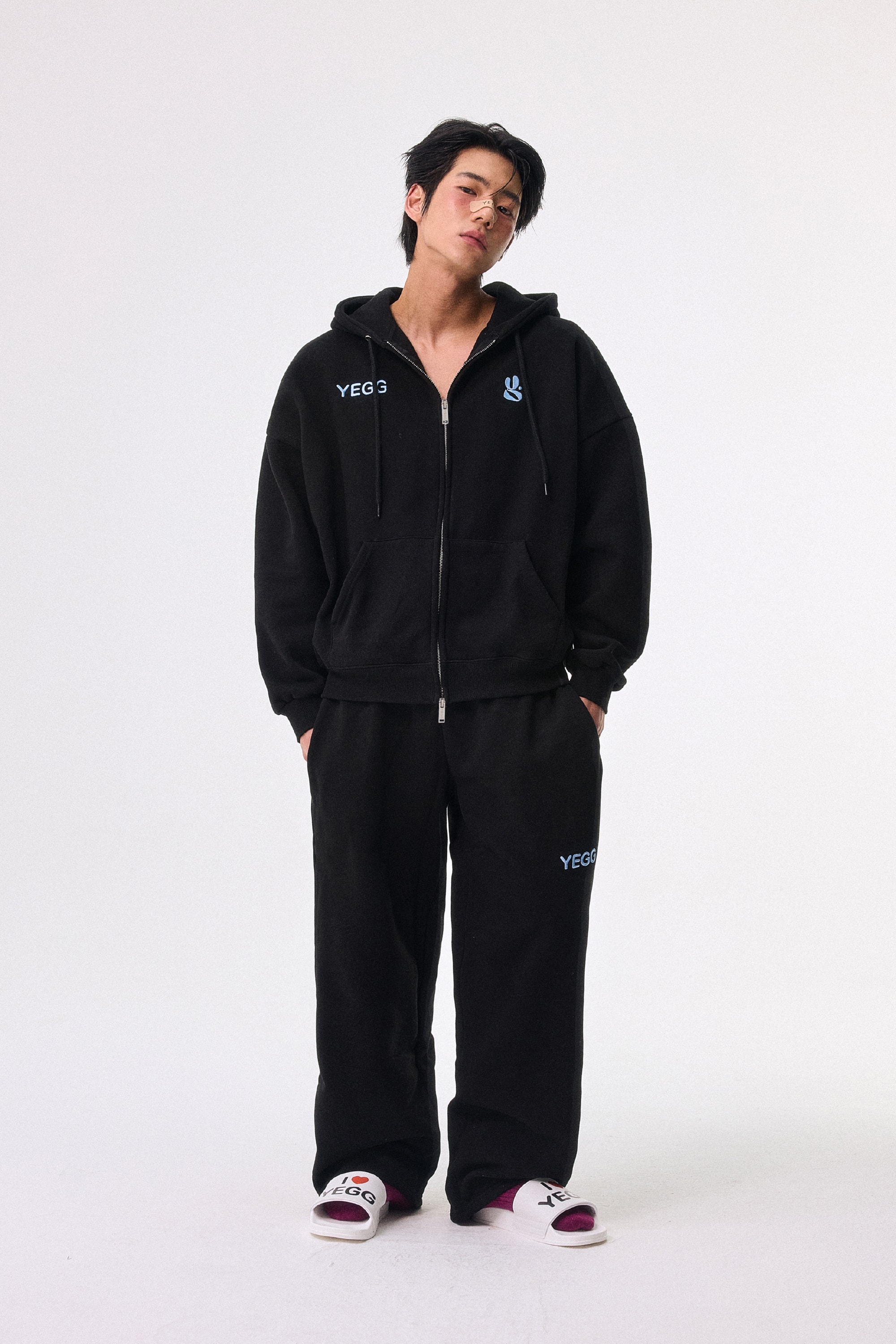 [WARM] Wing Hoodie Black