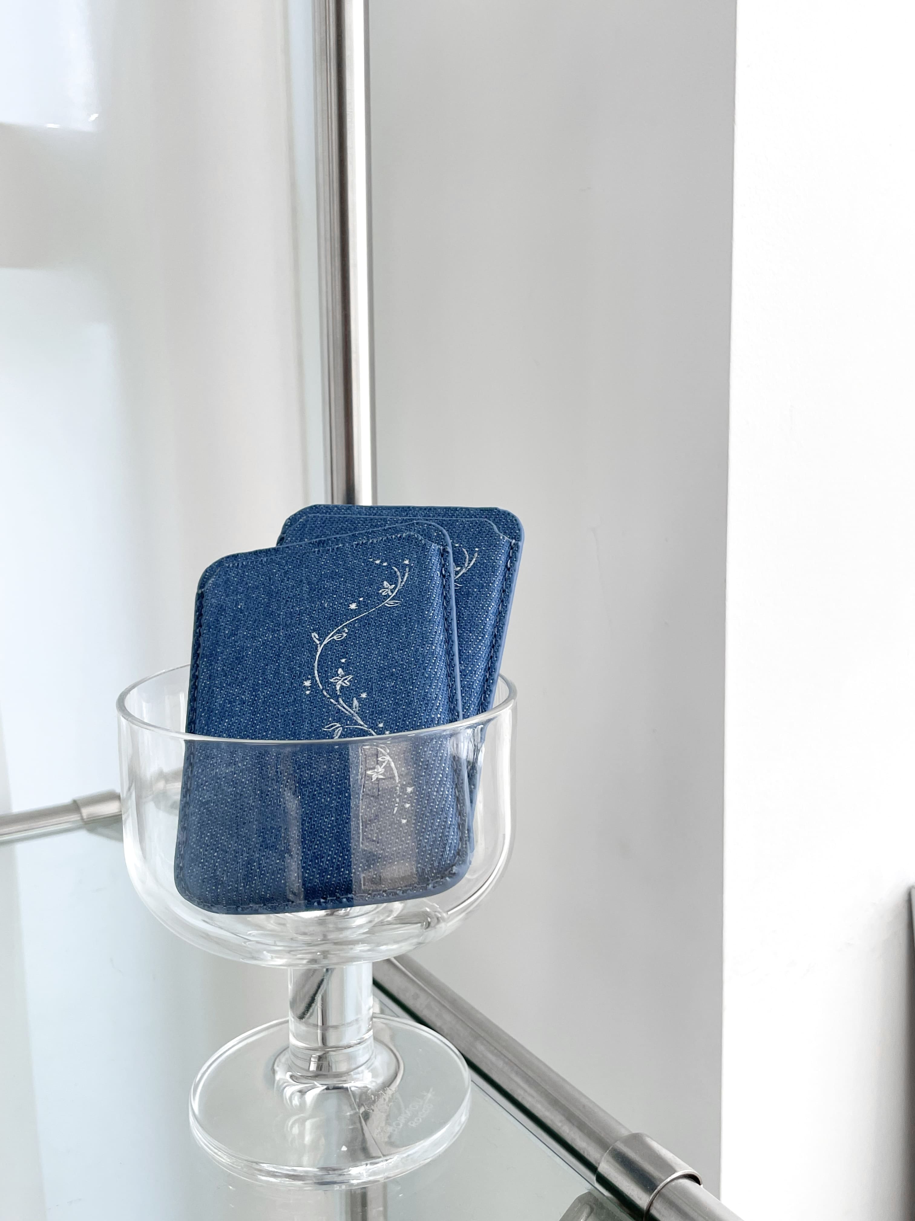 petal (magsafe denim wallet)