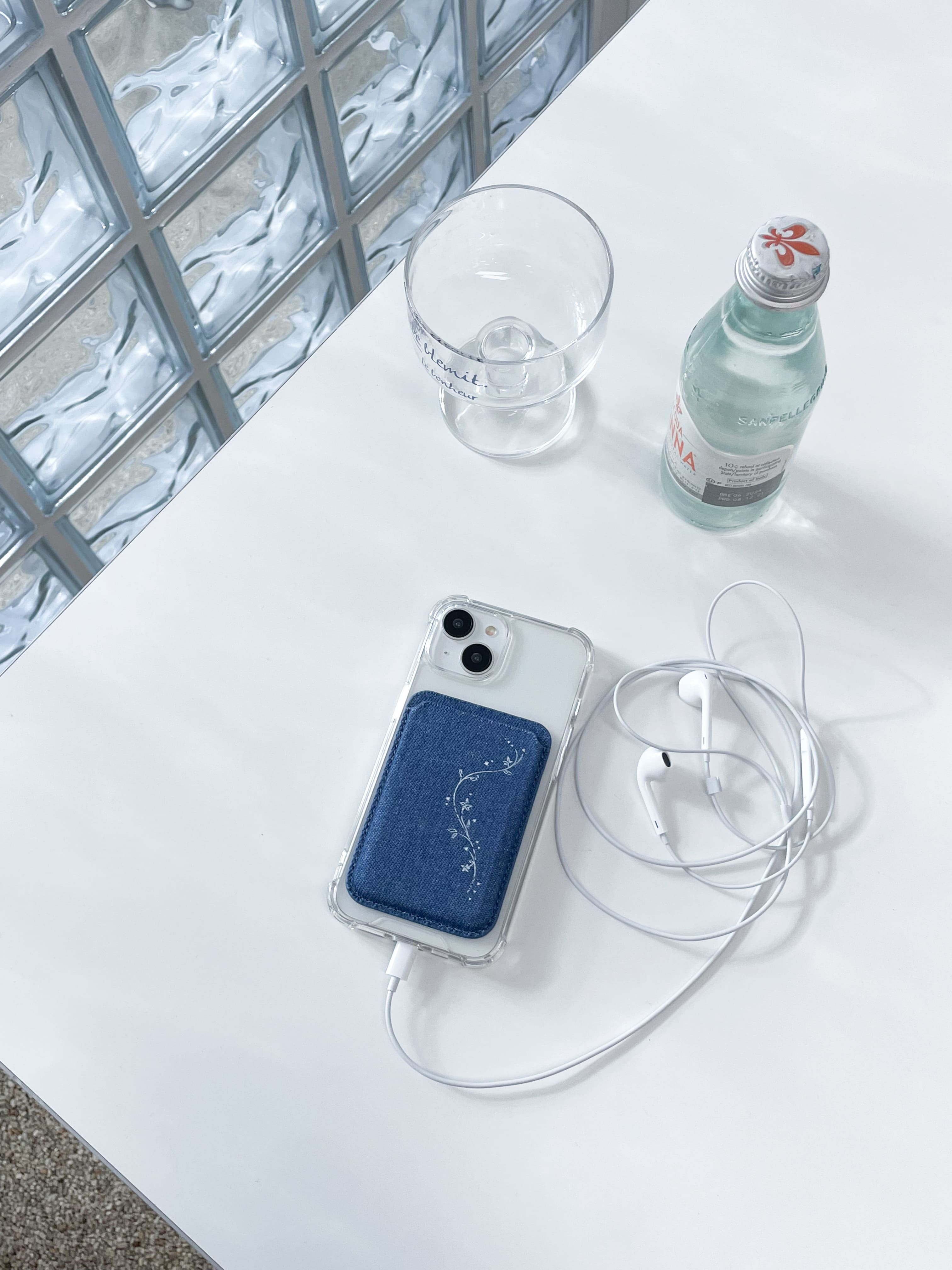 petal (magsafe denim wallet)