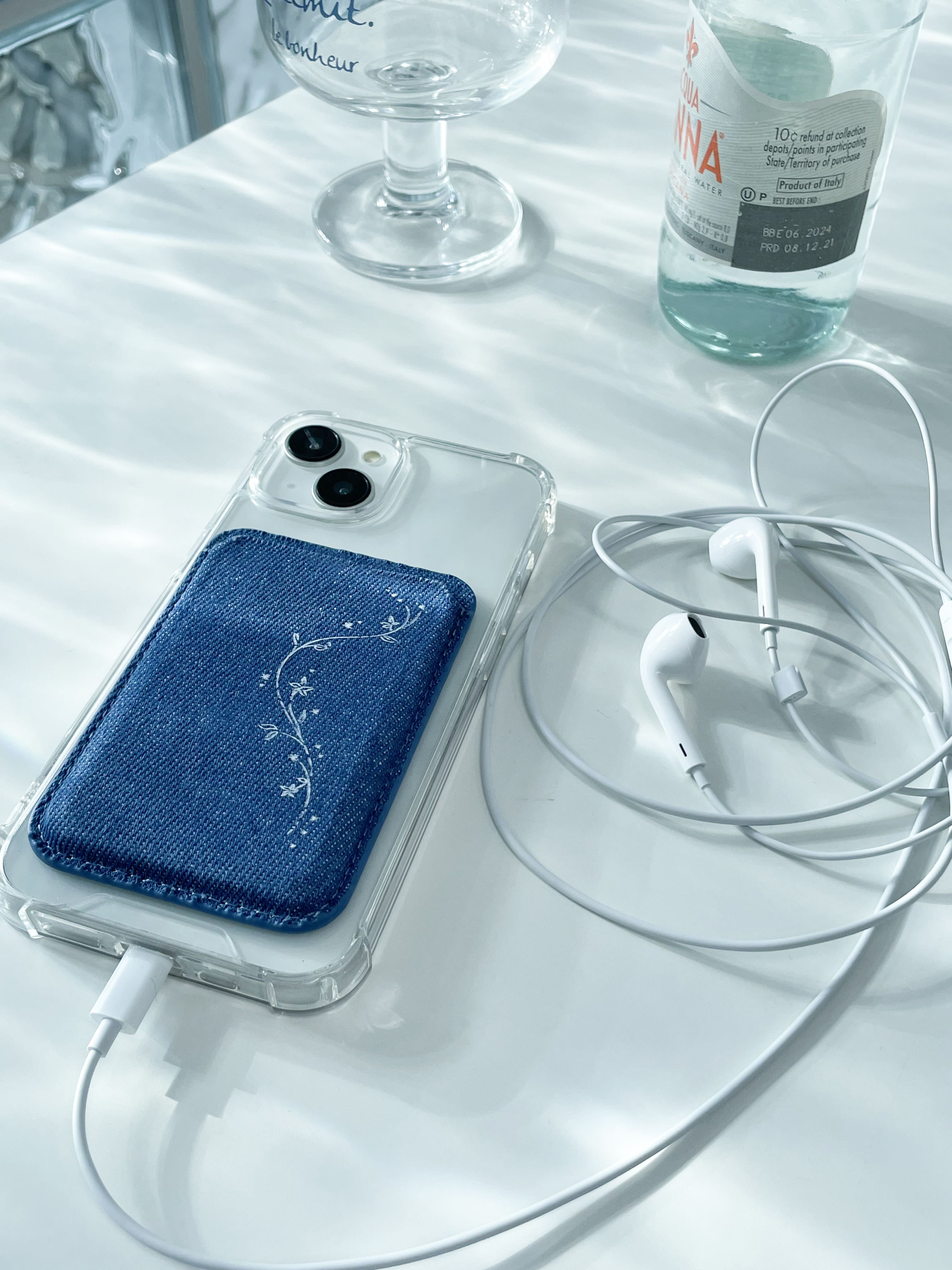 petal (magsafe denim wallet)