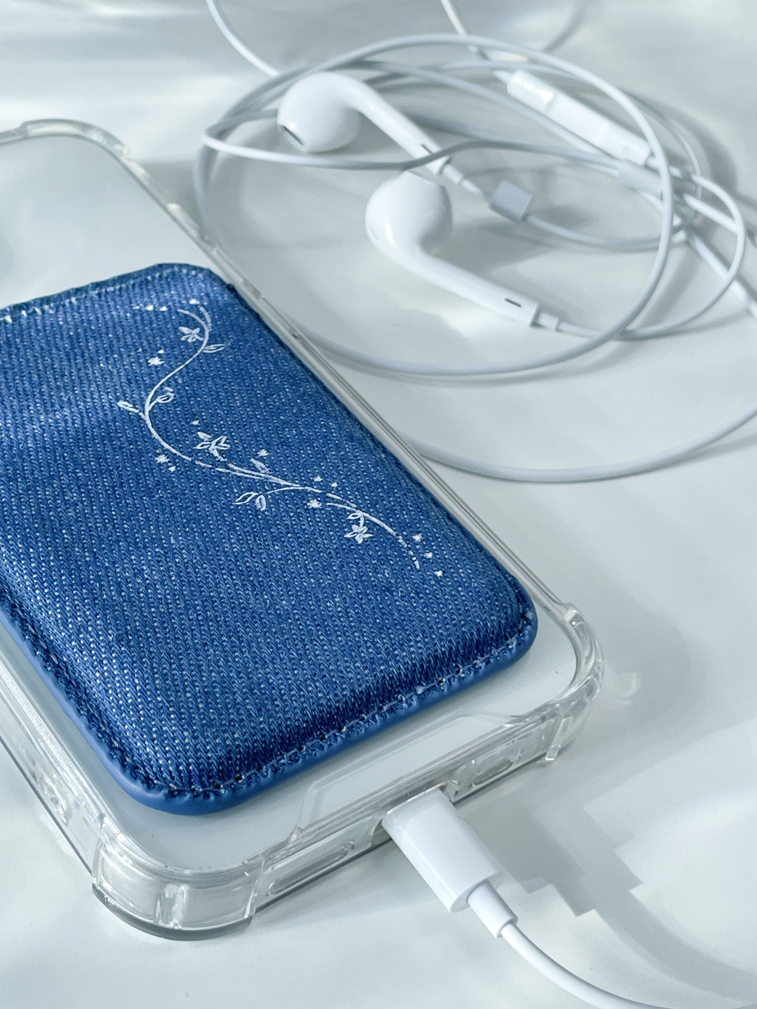 petal (magsafe denim wallet)